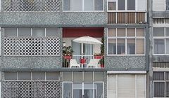 IKEA w reklamach dodaje kolorów szarym blokowiskom