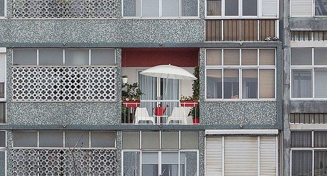 IKEA w reklamach dodaje kolorów szarym blokowiskom