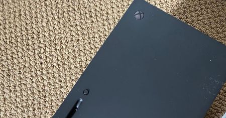 Prototyp Xbox Series X na zdjęciach - finalna wersja konsoli nie powinna od niego mocno odbiegać