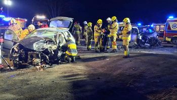 Ługi Rętki: Poważne zderzenie dwóch aut. Trwa akcja ratunkowa. Na miejsce zadysponowano dwa śmigłowce LPR