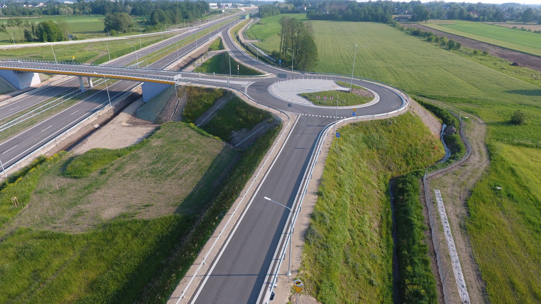 Gotowy odcinek drogi ekspresowej S14 Łódź Lublinek - Aleksandrów Łódzki (pierwszy z dwóch fragmentów zachodniej obwodnicy Łodzi)