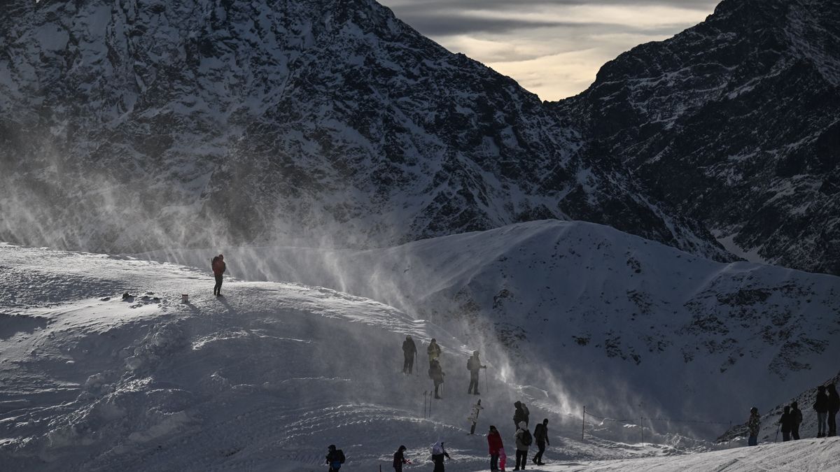 Turyści na Kasprowym Wierchu