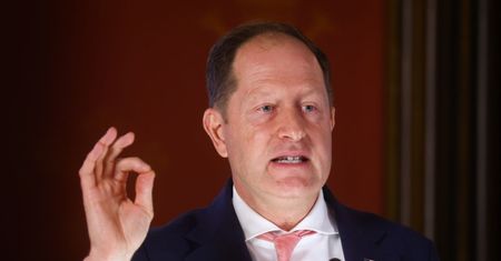 Ambasador USA w Polsce odchodzi. "Złożyłem rezygnację"