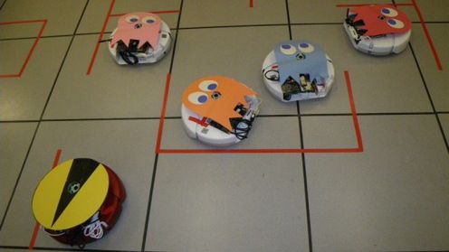 Pac-Man rozgrywany za pomocą odkurzaczy 1