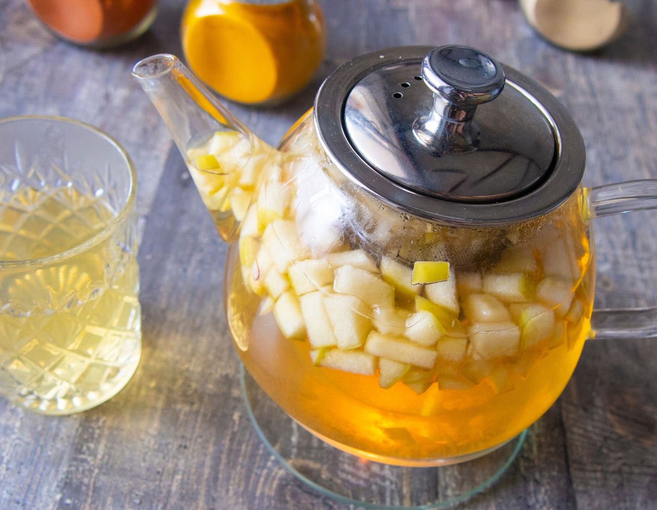 Dodaj odrobinę świeżego imbiru do rozgrzewającej herbaty