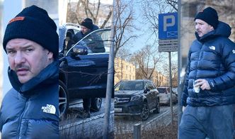 Spragniony kofeiny Tomasz Karolak drepcze po kawkę, parkując mercedesa na NIEDOZWOLONYM MIEJSCU (ZDJĘCIA)