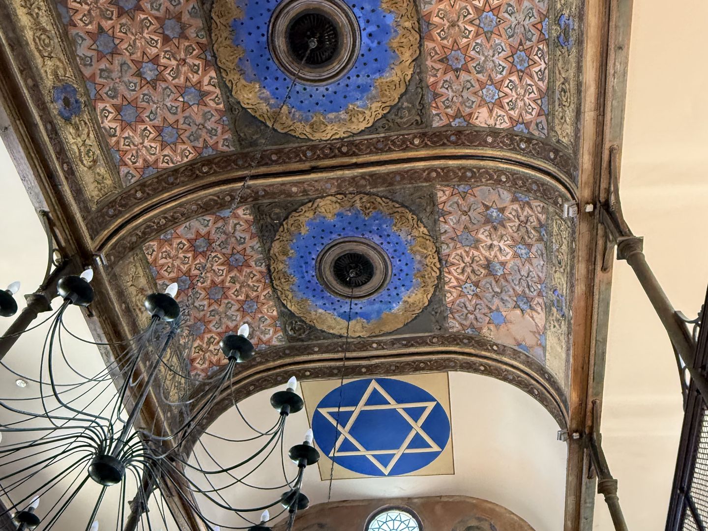 Wnętrza starej synagogi robią wielkie wrażenie