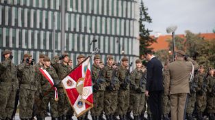 Terytorialsi przysięgali w Jaśle. Wojskowe święto z czołgiem na rynku