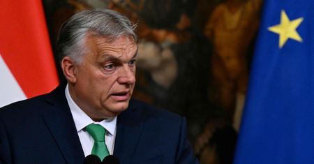 Bojkot PiS w Brukseli. Chcą przeciągnąć Orbana