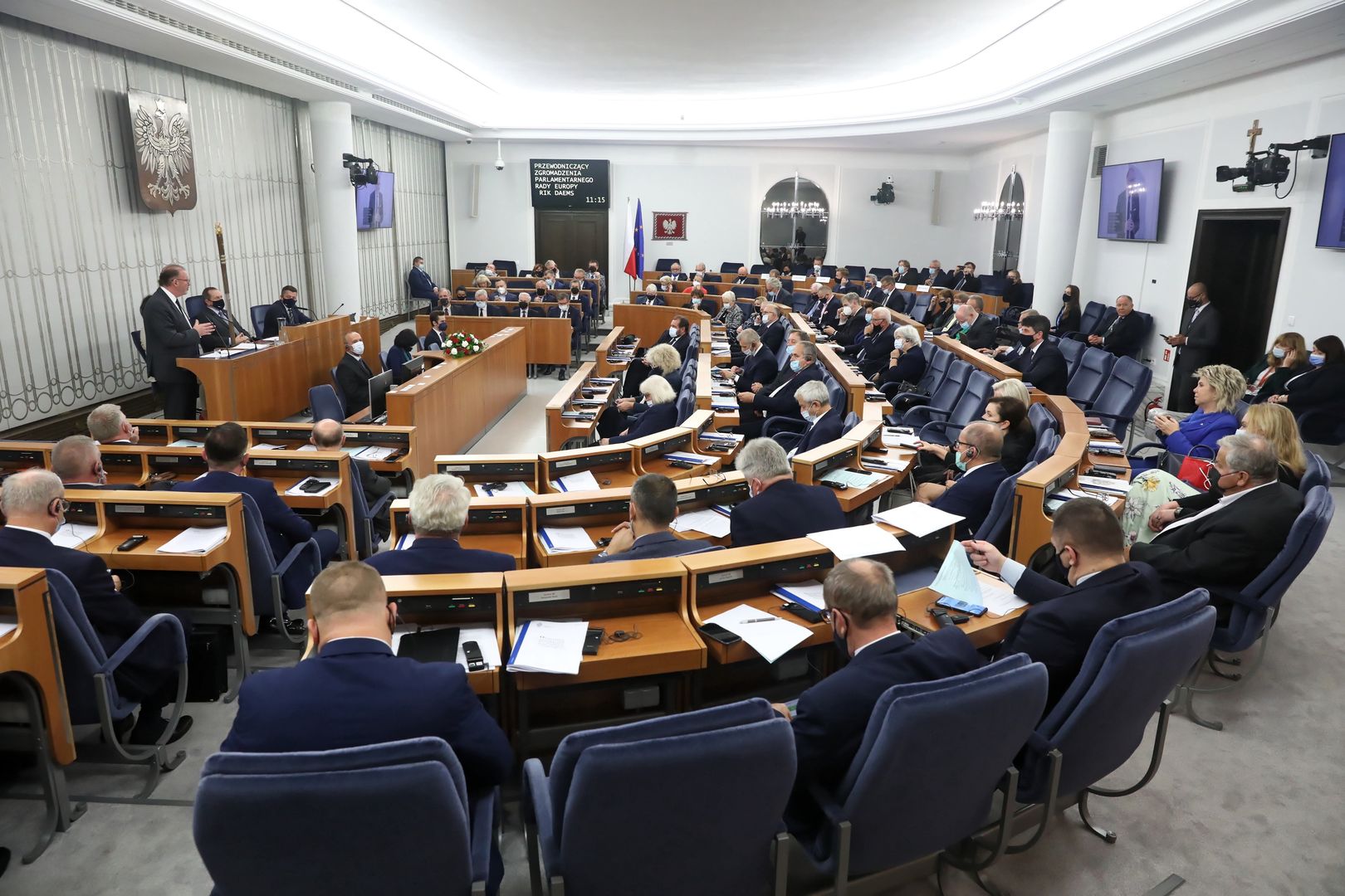 senatorowieWarszawa, 07.10.2021. Senatorowie podczas wyst�pienia przewodnicz�cego Zgromadzenia Parlamentarnego Rady Europy Rika Daemsa rozpoczynaj�cego 31. posiedzenie Senatu RP X kadencji w Warszawie, 7 bm.  (kf) PAP/Tomasz GzellTomasz Gzell10 , 10., Dziesi�ta, Dziesi�tej, kadencja, kadencji , obrady, polityk, Polityka, posiedzenie, Senat RP, Senator, senatu, X kadencja