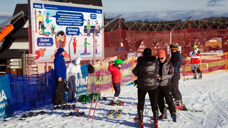 Obostrzenia powinny zostać poluzowane? Nowy sondaż
