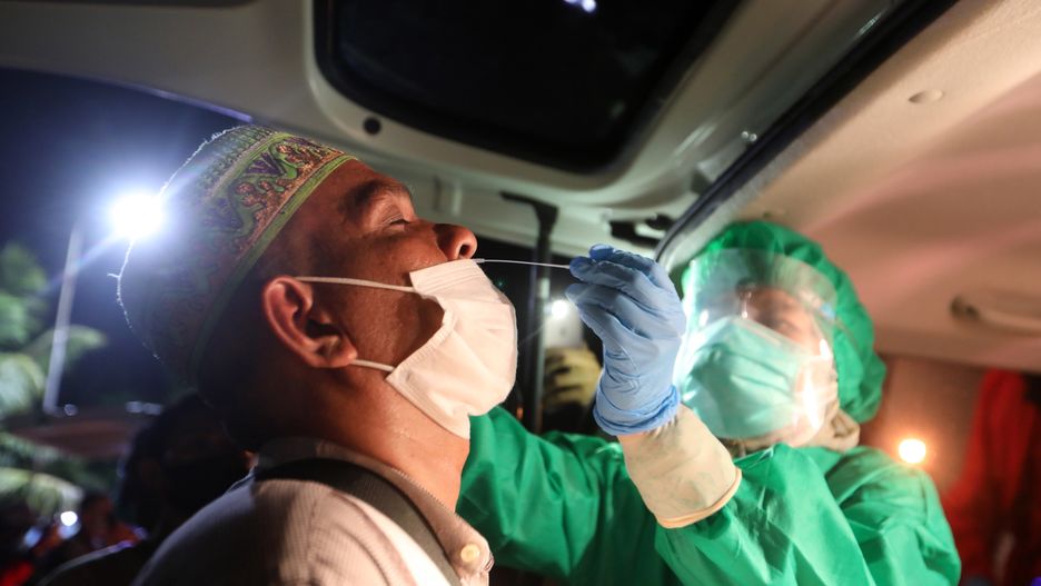 Skandal w Indonezji. Powodem testy na obecność koronawirusa