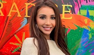 Nathalia Fok kusi na potęgę. Wygina się w skąpym kostiumie nad basenem