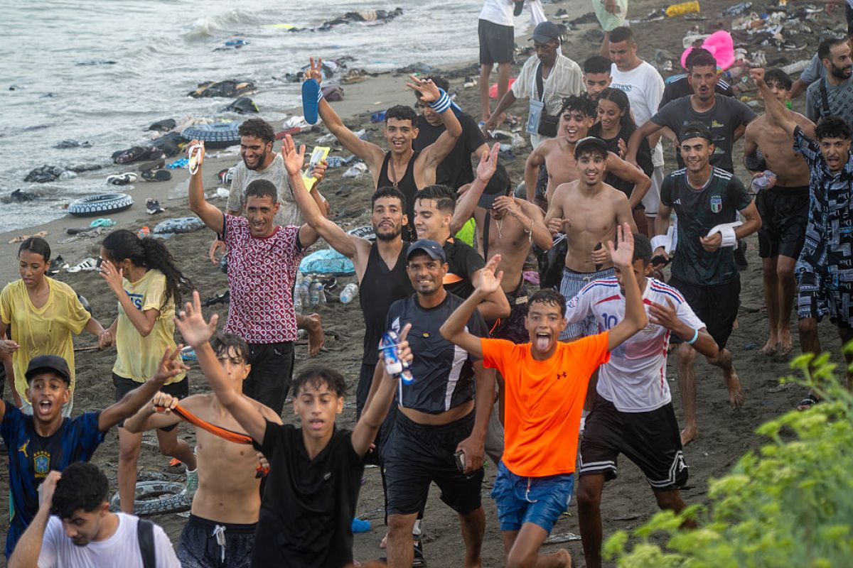 "Niebezpieczne zdjęcia z Ceuty". Tak Niemcy piszą o szturmie migrantów