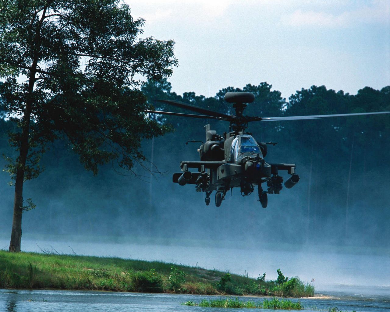 Wzmocnienie wschodniej flanki NATO. Sojusznicze siły w Polsce - Śmigłowiec AH-64 Apache