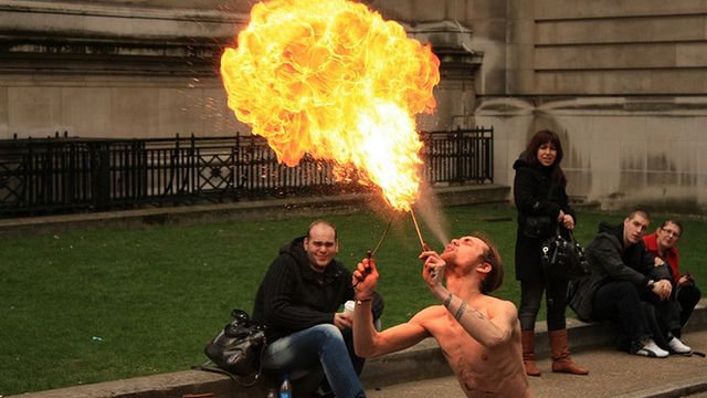 Jak stworzyć własną kul(k)ę ognia [wideo] 1