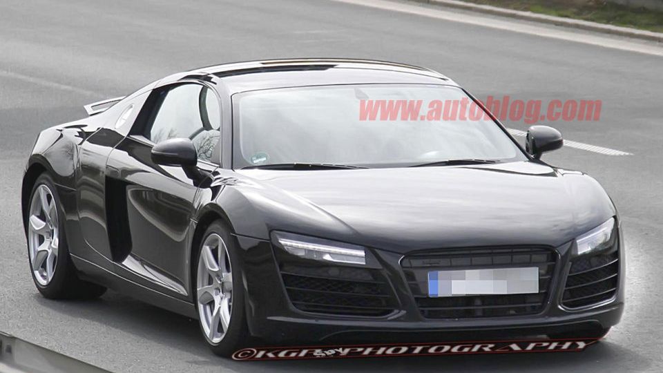 Audi R8 (2013) - zdjęcie szpiegowskie (źródło: Autoblog via KPG Photography)