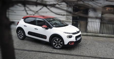 Citroën C3 1.2 PureTech 110 (2016) - zdjęcia, wnętrze, bagażnik