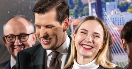 Pokazali, kim jest żona rywala Trzaskowskiego