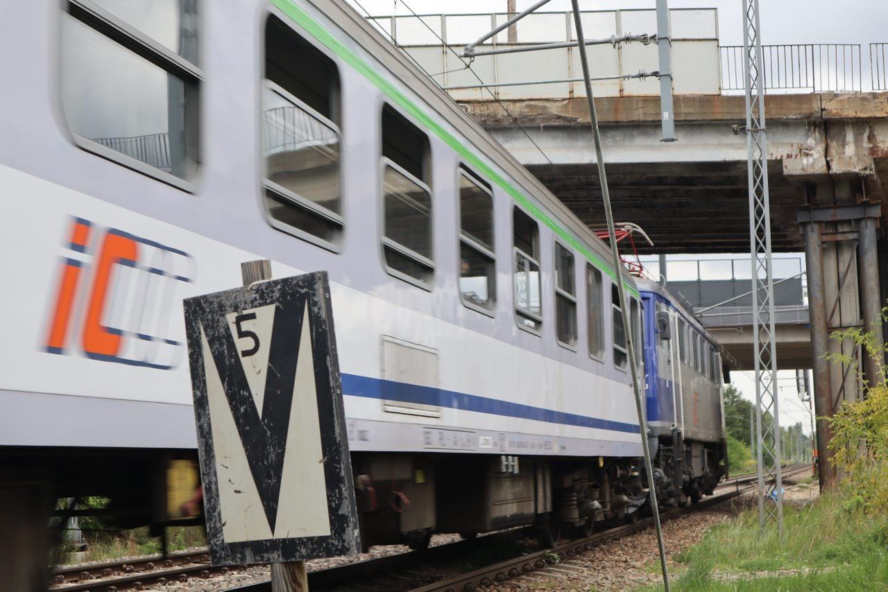 Niektóre pociągi PKP Intercity w wakacje będą jechać dłużej niż przed wakacjami