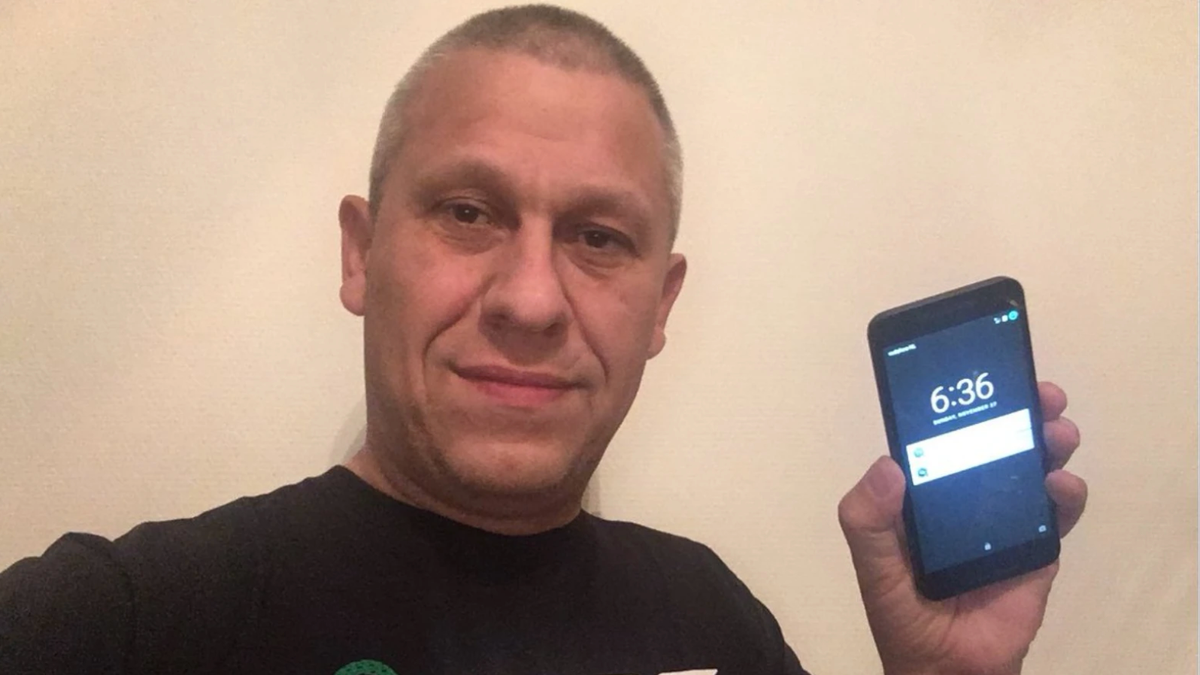 Martin Kok promujący firmę MPC na kilka tygodni przed śmiercią, fot. Twitter