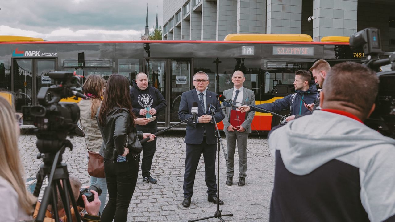 Koronawirus. Koniec ze szczepieniami w Bibliotece Uniwersyteckiej. Uczelnia podsumowała akcję