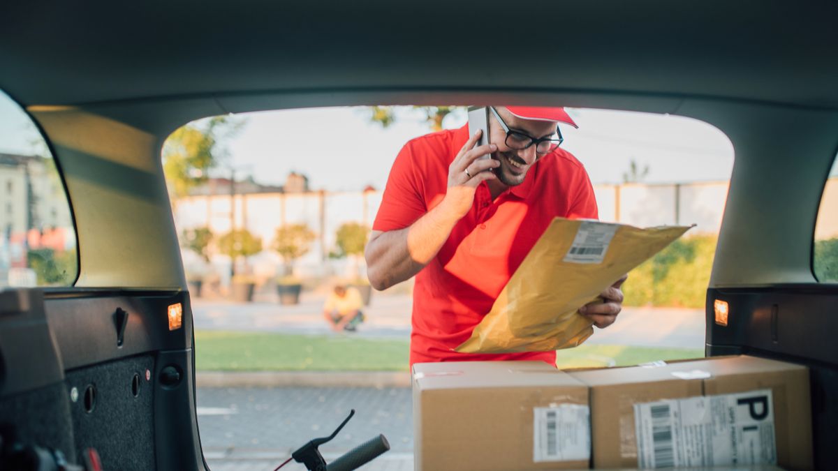 Wielkanoc 2025 - jak pracują kurierzy przed świętami?