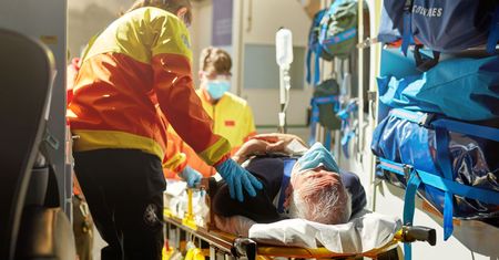 Raport COVID-19. Prawie 8 tys. zakażeń więcej niż tydzień temu