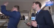 Kuriozalna scena w Sejmie. Mina dziennikarza TVN mówi wszystko