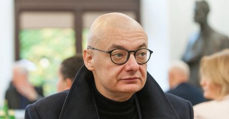 Wydaliśmy krocie na noclegi senatorów. My siedzieliśmy w domu, oni "hulali" po hotelach