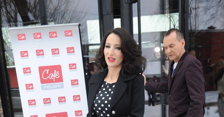 Steczkowska tłumaczy się z SESJI NA GROBIE!