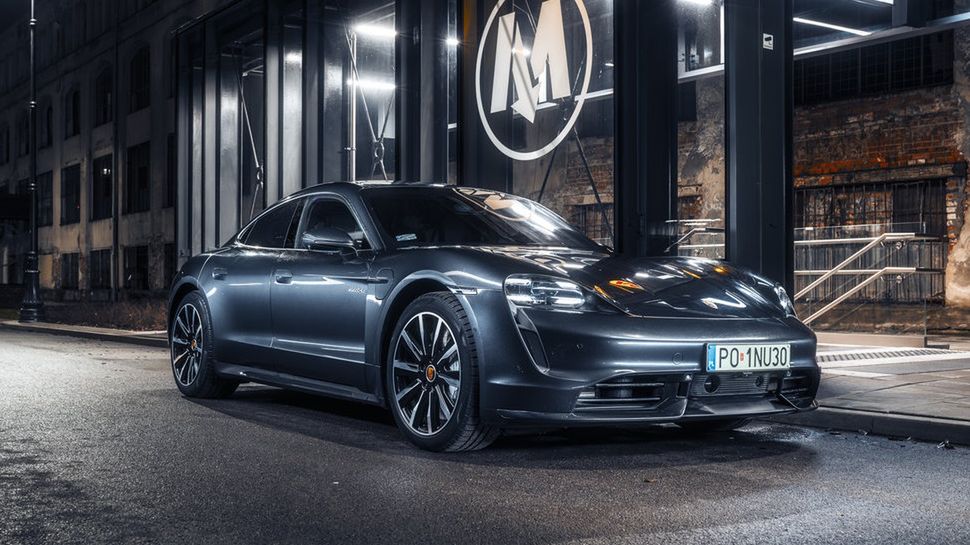 Choć Taycan zdominował podkategorie, nie został wybrany do finałowej trójki.