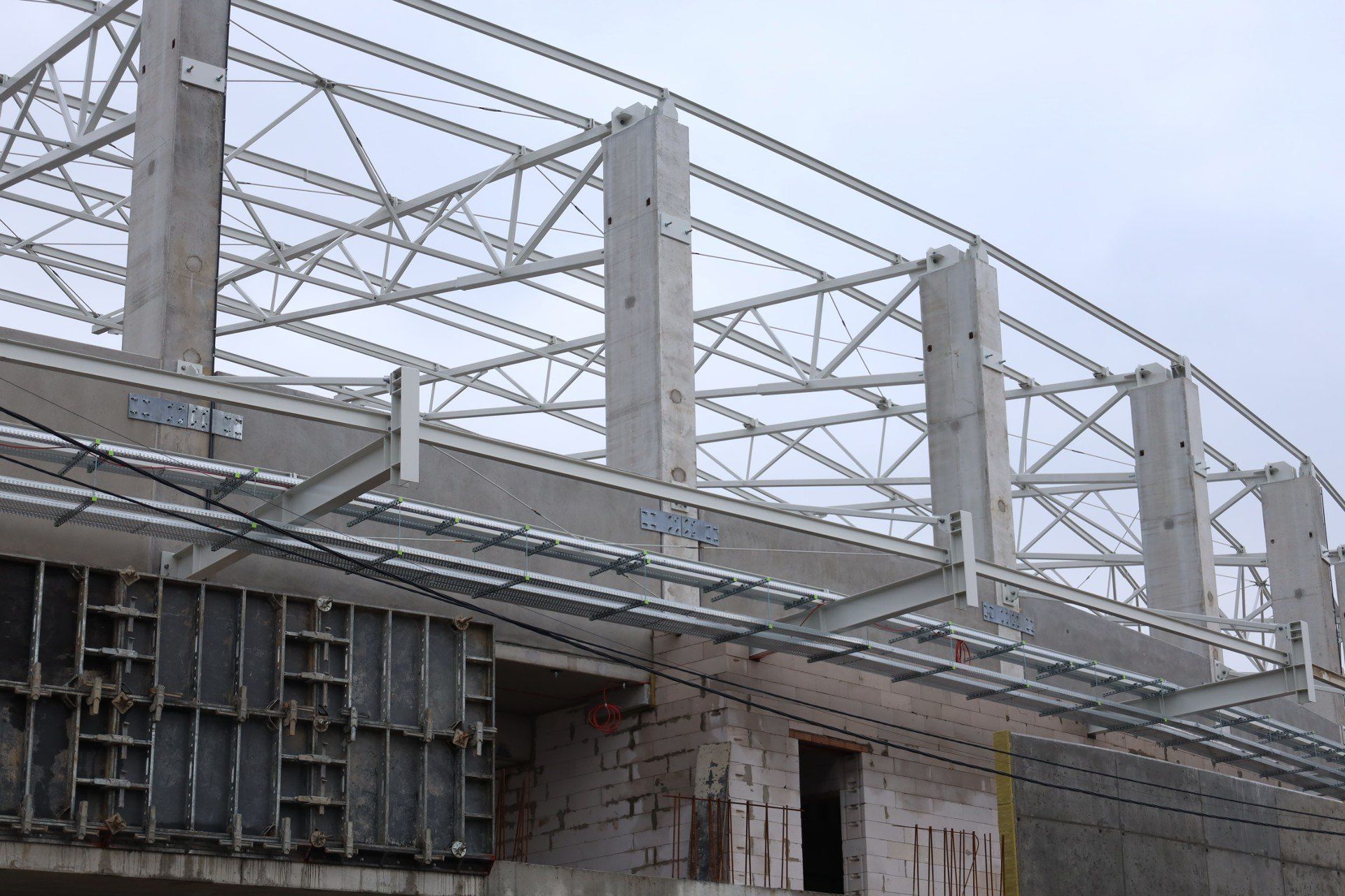 Przy ulicy Wyspiańskiego w Rzeszowie powstaje Podkarpackie Centrum Lekkiej Atletyki.