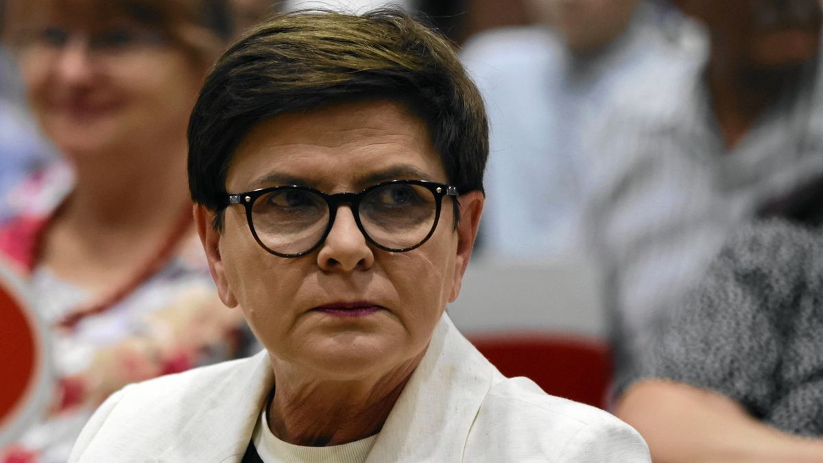 Szydło grzmi w sprawie przesunięcia obrad Sejmu