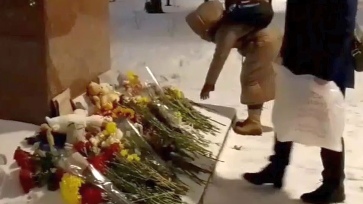 Składali kwiaty pod pomnikiem ukraińskiej poetki w Moskwie by upamiętnić ofiary poległe w Dnieprze. Aresztowała ich policja