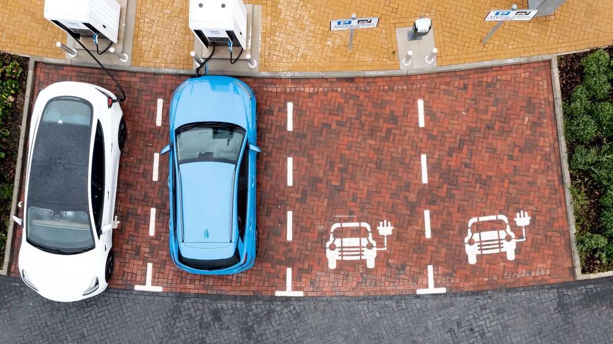 Naukowcy sprawdzili, kiedy korzyści z aut elektrycznych