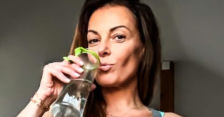 Katarzyna Glinka wyjaśniła, jak dba o formę i kręgosłup. Pokazała brzuch