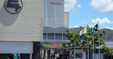 Toyota wznawia produkcję w Japonii. Wcześniej stanęły wszystkie fabryki