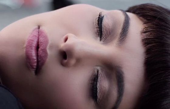 Kim Kardashian zmienia postać w reklamie Hype Energy Drink (wideo)