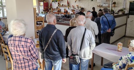 Obiad za złotówkę dla seniorów. Prawie 800 posiłków w Płocku, Płońsku i Mławie!