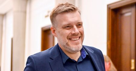 Podwyżka 800 plus? Poseł Lewicy powiedział to wprost