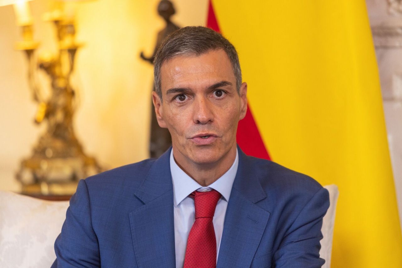 Nie dotarł do Paryża na szczyt. Wszystko przez awarię samolotu