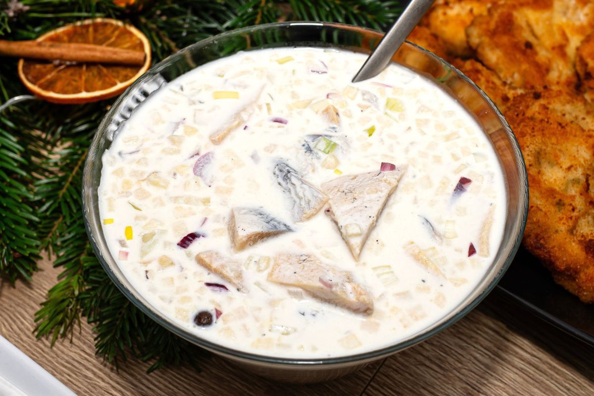 Moja babcia robi śledzie w śmietanie tak samo od 50 lat. W każde święta nie możemy się ich doczekać