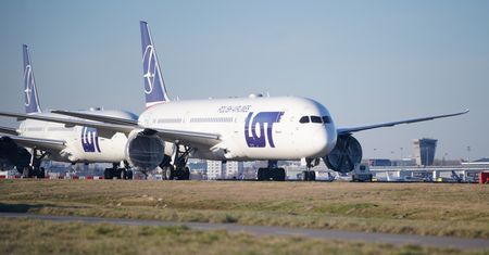 MI: PLL LOT wznowiły połączenia krajowe z Warszawy do 7 miast