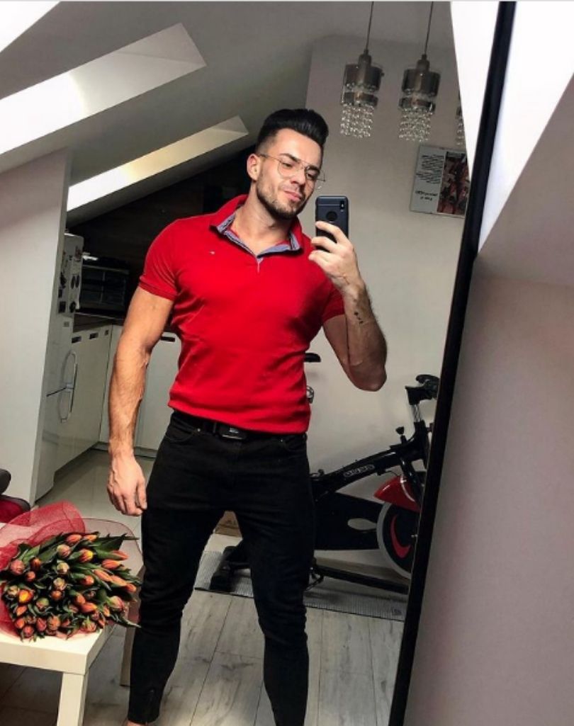 Krzysztof z "Hotelu Paradise" pędzi ponad 200 km/h i nagrywa wszystko na TikToku