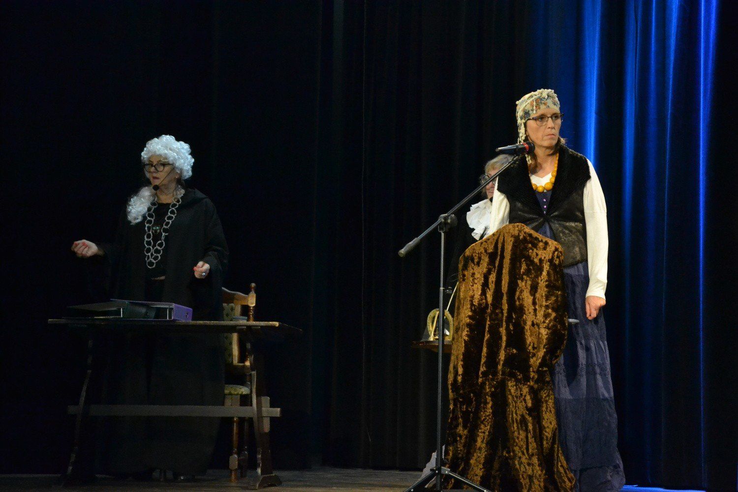 &#34;Chłopi w sądzie&#34; w wykonaniu Teatru S.O.S