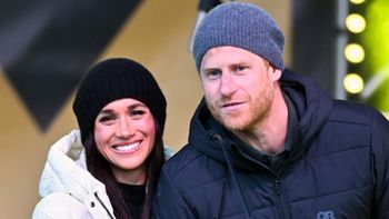 Meghan Markle wrzuciła kartkę świąteczną. Zapozowała do niej z Harrym i DZIEĆMI (FOTO)