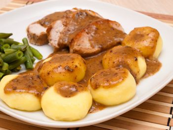 Kluski robię z 3 składników. Nie używam ani mąki, ani skrobi