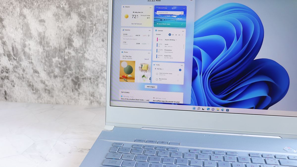 Windows 11 to system, który pełnymi garściami czerpie z praktyki ostatnich kilkunastu miesięcy pracy i nauki zdalnej