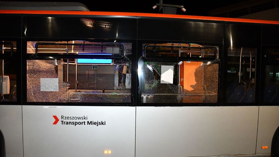 39-latek zdemolował miejski autobus w Rzeszowie